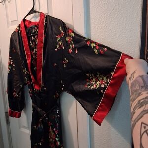 Jones New York Black Satin Floral Kimono with Red Accents